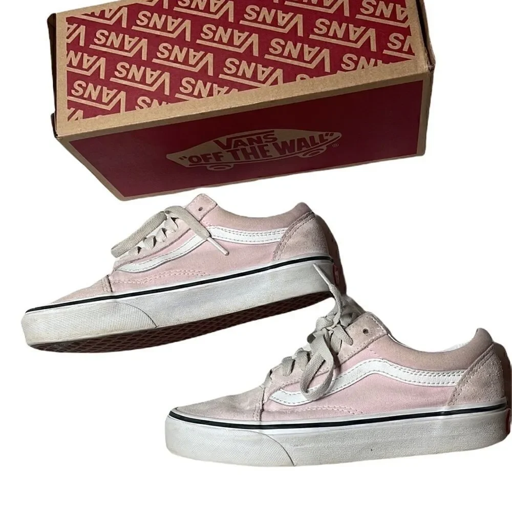 Vans Women’s Pink Suede/Canvas Old Skool Sneakers. Size 5.5.‎